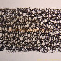 過(guò)濾海綿也稱網(wǎng)狀海綿，爆破海綿。聚氨酯過(guò)濾海綿由普通開(kāi)孔軟泡高溫爆破開(kāi)孔加工而成，爆破除掉了泡沫網(wǎng)絡(luò)之間原有的氣泡膜，得到了主體骨架網(wǎng)狀結(jié)構(gòu)。
過(guò)濾海綿的空隙率高達(dá)97%，具有優(yōu)異的透氣性、良好的柔軟性和較高的機(jī)械強(qiáng)度。
