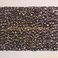 過(guò)濾海綿也稱網(wǎng)狀海綿，爆破海綿。聚氨酯過(guò)濾海綿由普通開(kāi)孔軟泡高溫爆破開(kāi)孔加工而成，爆破除掉了泡沫網(wǎng)絡(luò)之間原有的氣泡膜，得到了主體骨架網(wǎng)狀結(jié)構(gòu)。
過(guò)濾海綿的空隙率高達(dá)97%，具有優(yōu)異的透氣性、良好的柔軟性和較高的機(jī)械強(qiáng)度。
