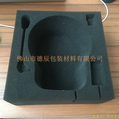 海綿內(nèi)托對各行各業(yè)產(chǎn)品起到絕緣、密封、防震、防塵、填充、隔音、固定，能夠保護(hù)包裝產(chǎn)品在運(yùn)輸過程中安然無恙，起到保護(hù)產(chǎn)品的一個(gè)作用，同時(shí)可以美化產(chǎn)品，提升產(chǎn)品檔次。