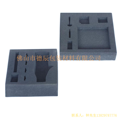 海綿內(nèi)托對各行各業(yè)產(chǎn)品起到絕緣、密封、防震、防塵、填充、隔音、固定，能夠保護包裝產(chǎn)品在運輸過程中安然無恙，起到保護產(chǎn)品的一個作用，同時可以美化產(chǎn)品，提升產(chǎn)品檔次。